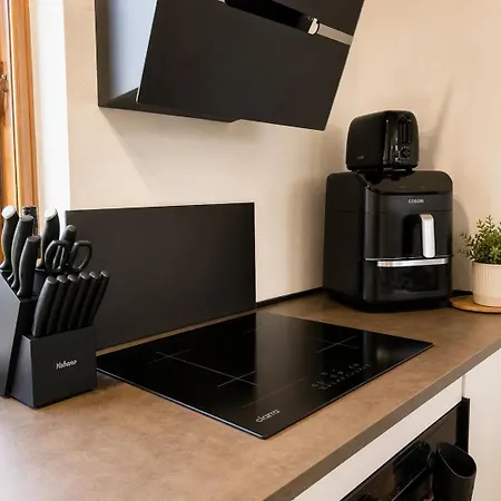 The Storks - Cozy 3 Bedroom In Odense - Full Kitchen - 2026 Renovated - Free Parking