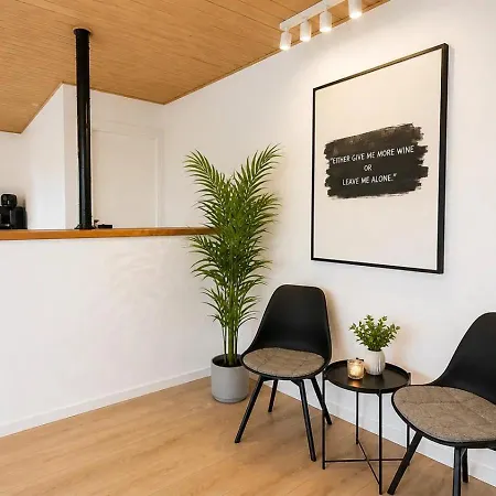 Apartment The Storks - Cozy 3 Bedroom In Odense - Full Kitchen - 2026 Renovated - Free Parking *