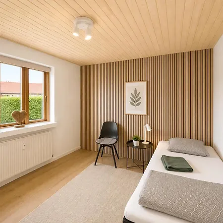 The Storks - Cozy 3 Bedroom In Odense - Full Kitchen - 2026 Renovated - Free Parking Apartment *